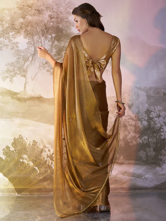 🌟 Royal Golden Silk Saree with Elegant Detailing 👑✨